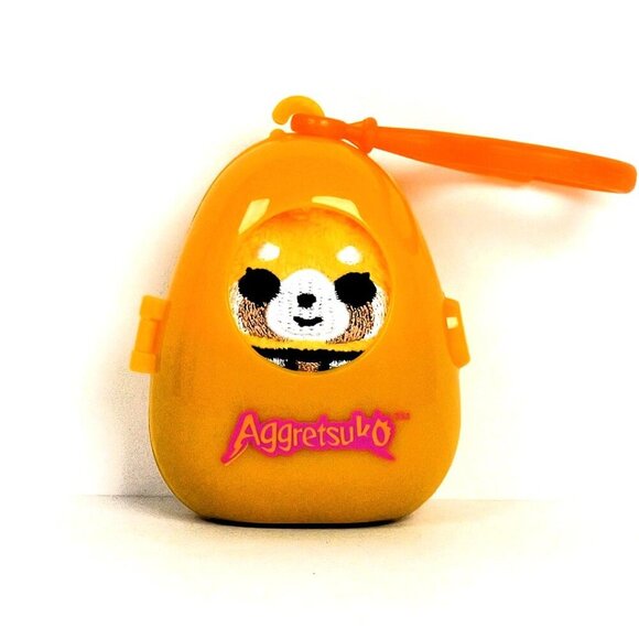 Aggretsuko Cutie Beans Series 1 - Smiling Aggretsuko with Clip Case - Picture 2 of 6